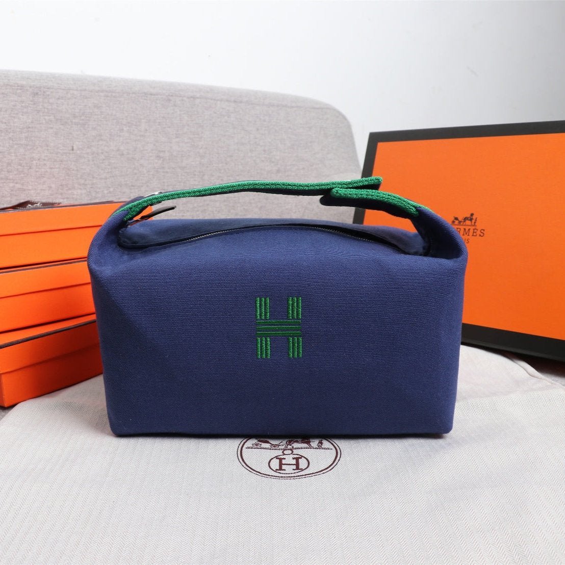 Hermes Bride-A-Brac 21 Azure Canvas