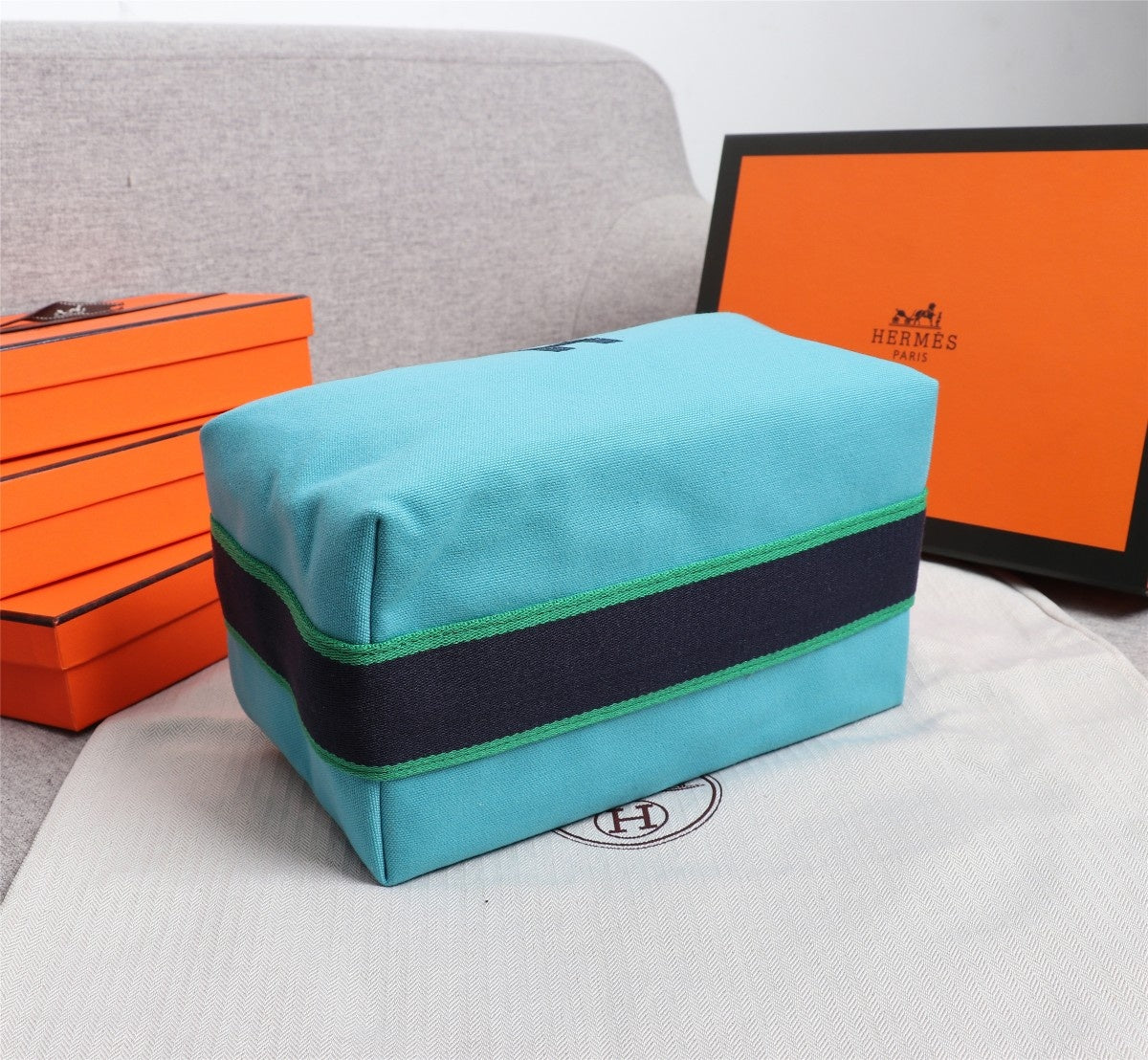 Hermes Bride-A-Brac 21 Sky Canvas
