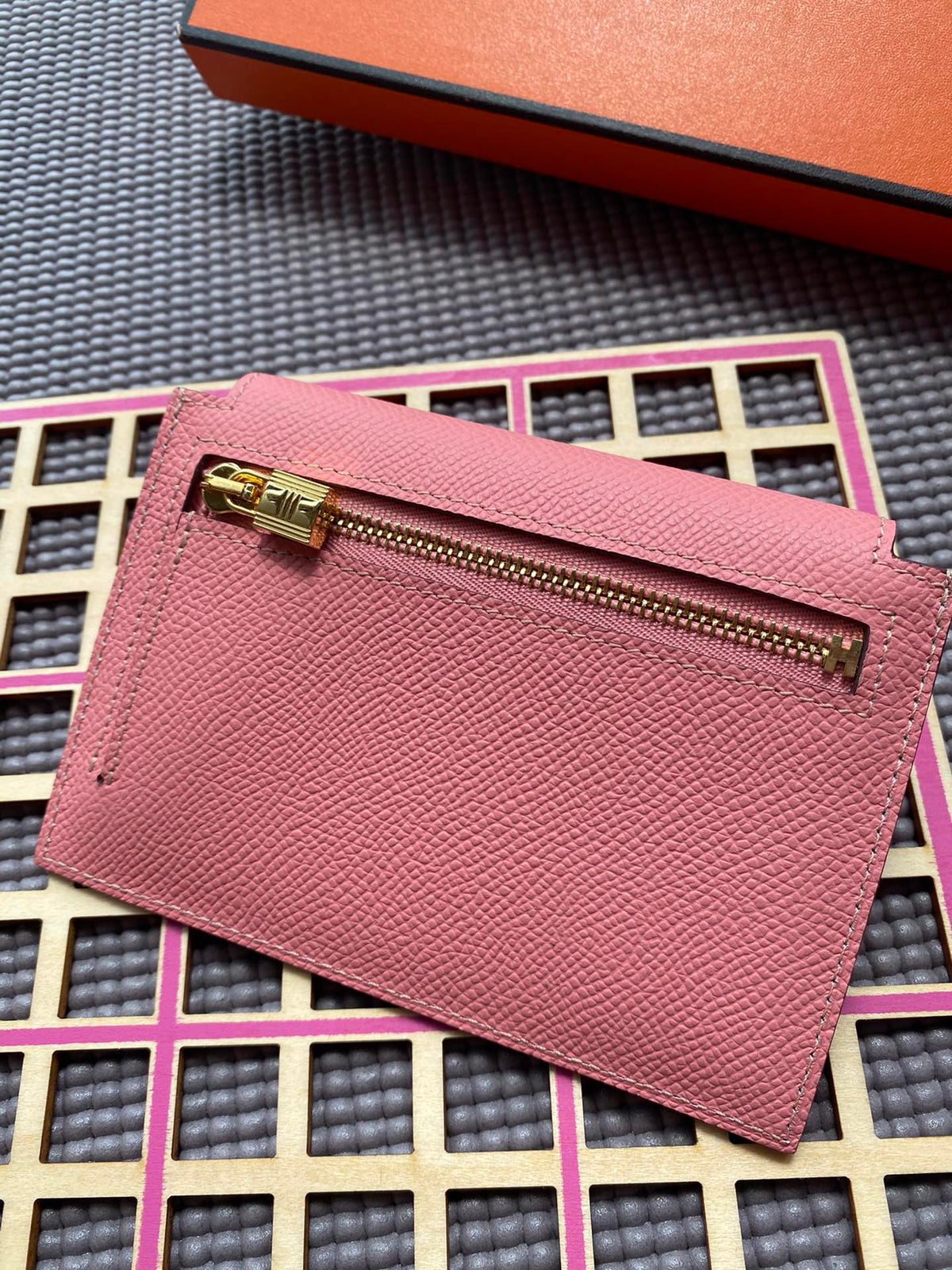 Hermes Kelly Pocket 13.5 Pink Epsom Ghw