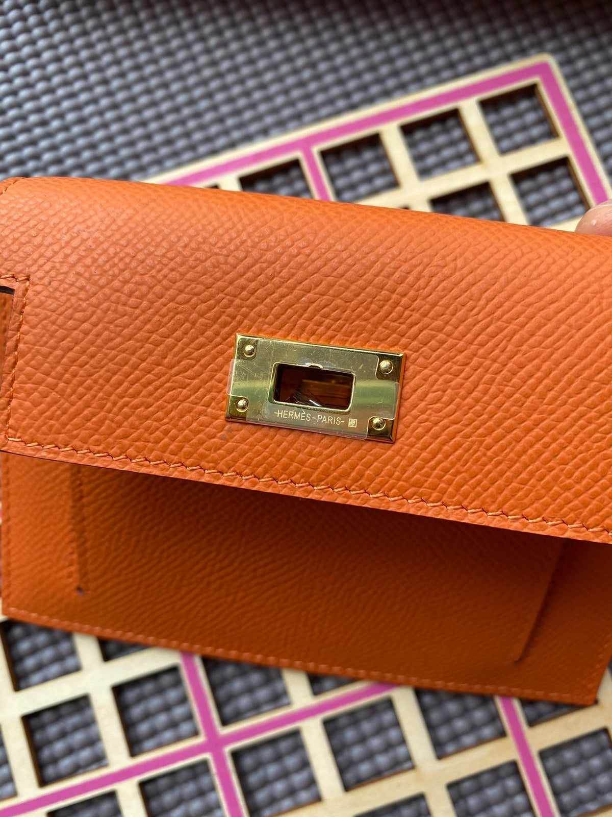 Hermes Kelly Pocket 13.5 Orange Epsom Ghw