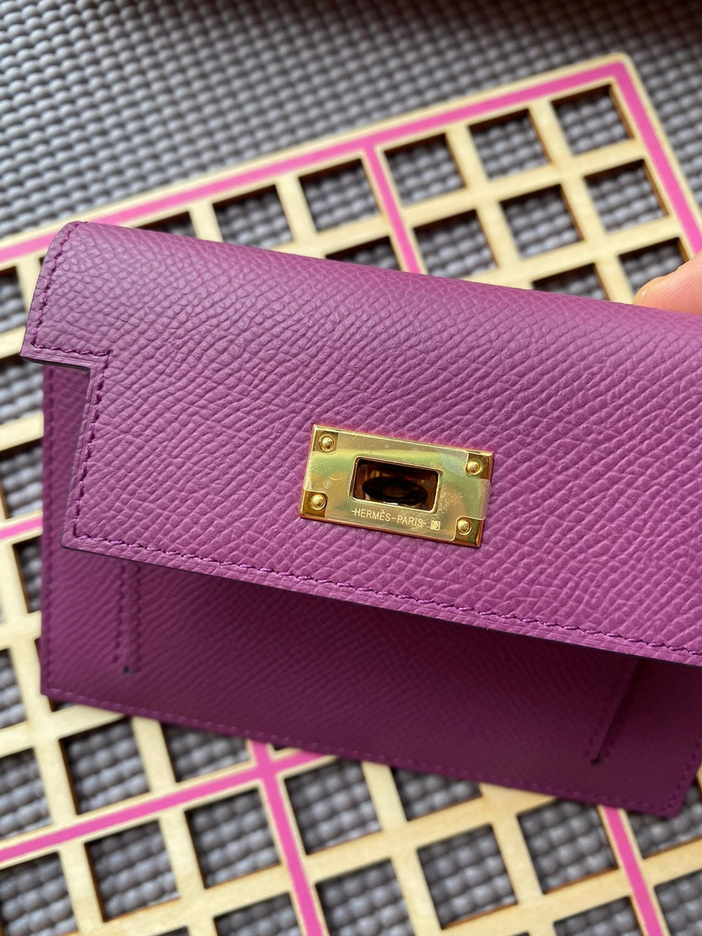 Hermes Kelly Pocket 13.5 Purple Epsom Ghw