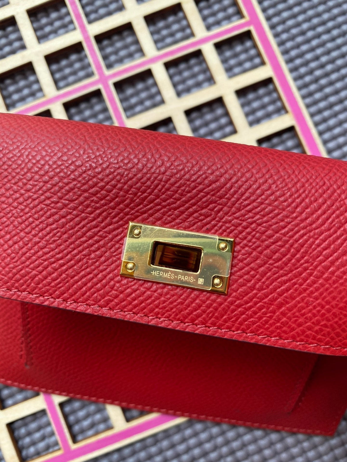 Hermes Kelly Pocket 13.5 Red Epsom Ghw