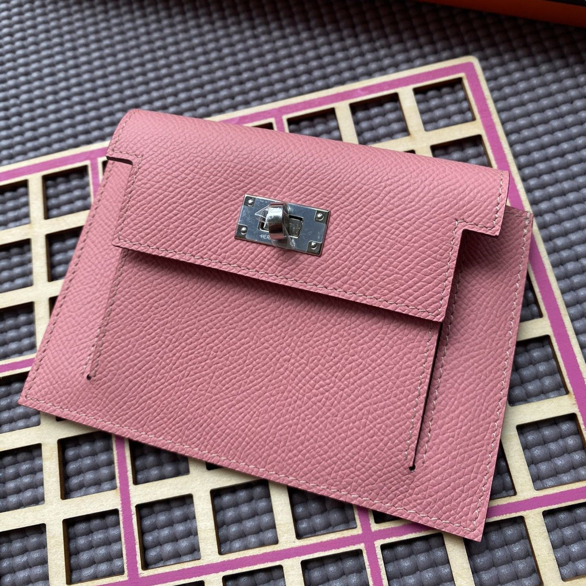 Hermes Kelly Pocket 13.5 Pink Epsom Shw