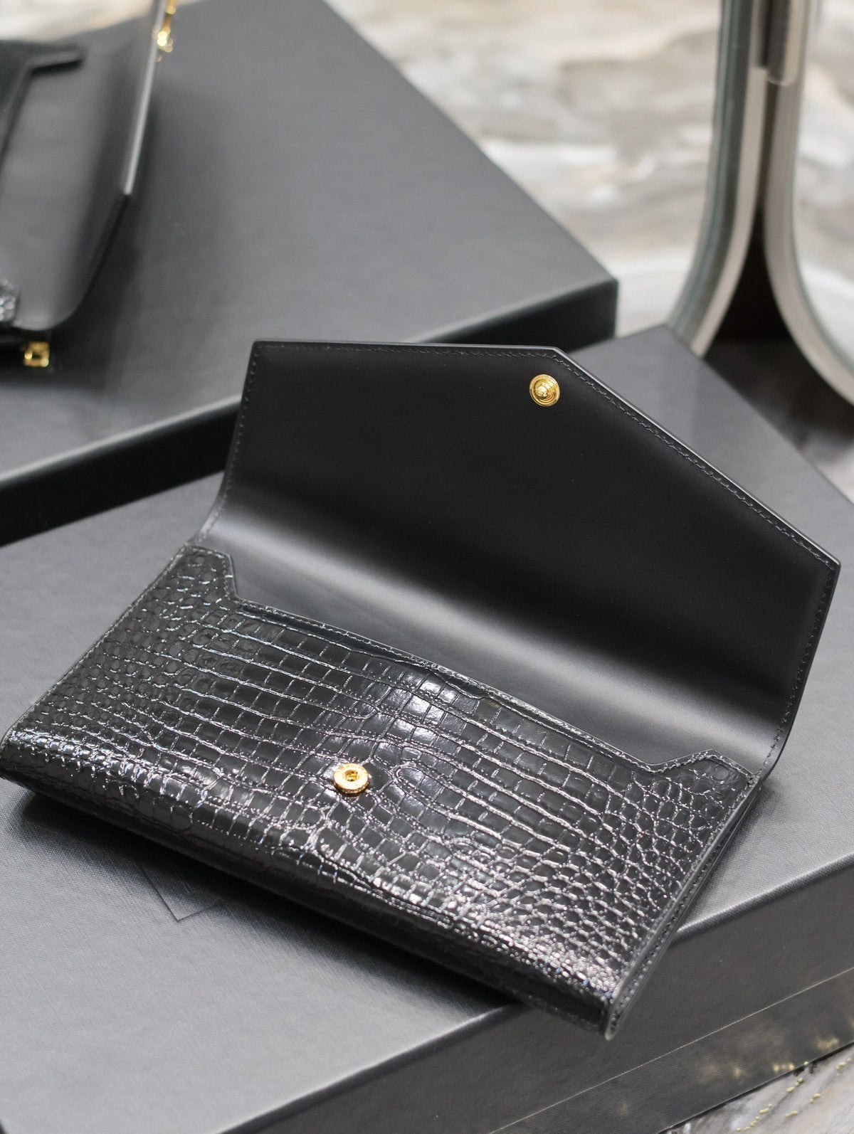 Saint Laurent Uptown Wallet 21 in Black Crocodile Pattern Calfskin Gold Logo