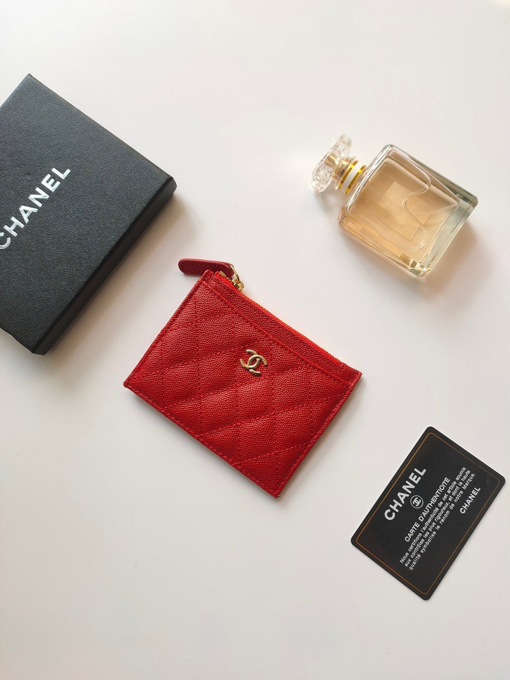 Chanel Zipped Card Holder 11.5 Red Grained Calfskin Gold Icon
