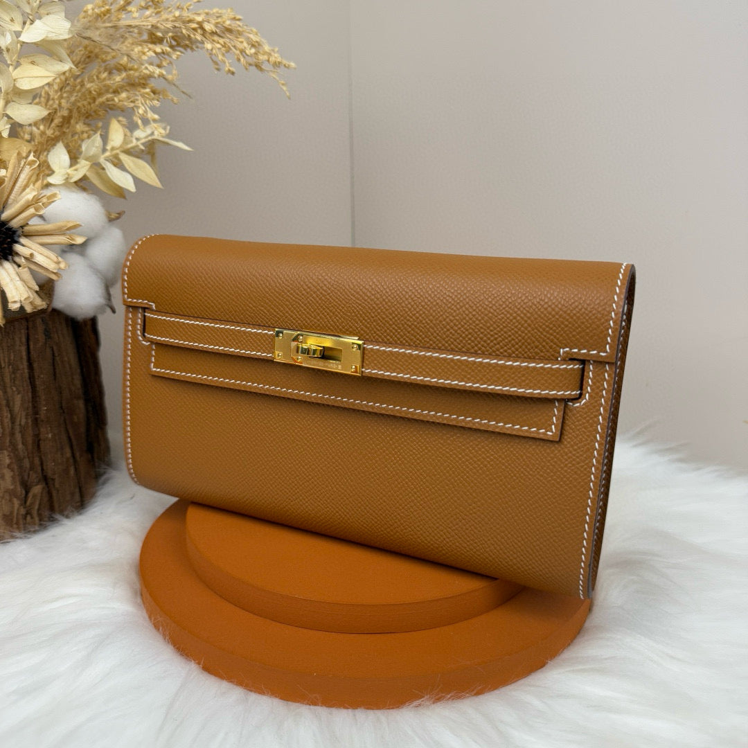 Hermes Kelly Classique to Go Wallet 20 in Brown Calfskin Gold Hardware