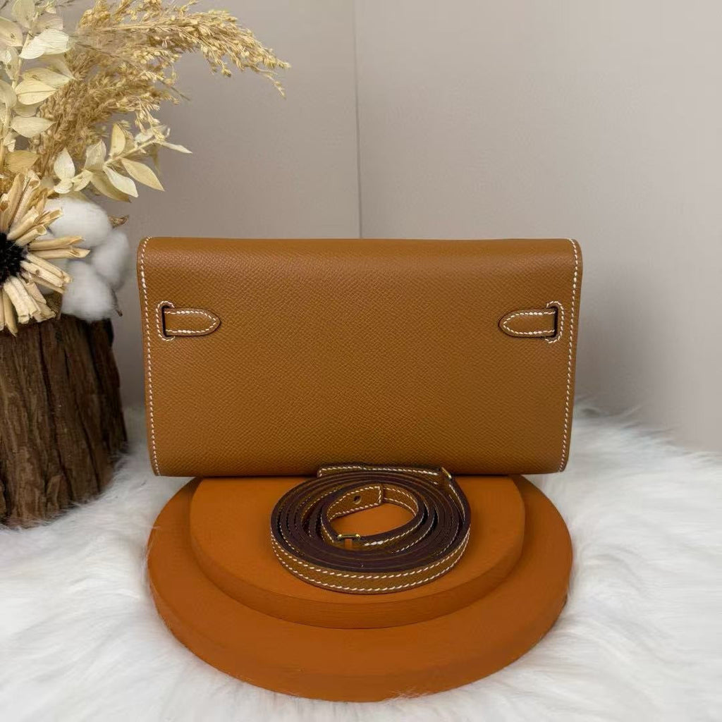 Hermes Kelly Classique to Go Wallet 20 in Brown Calfskin Gold Hardware
