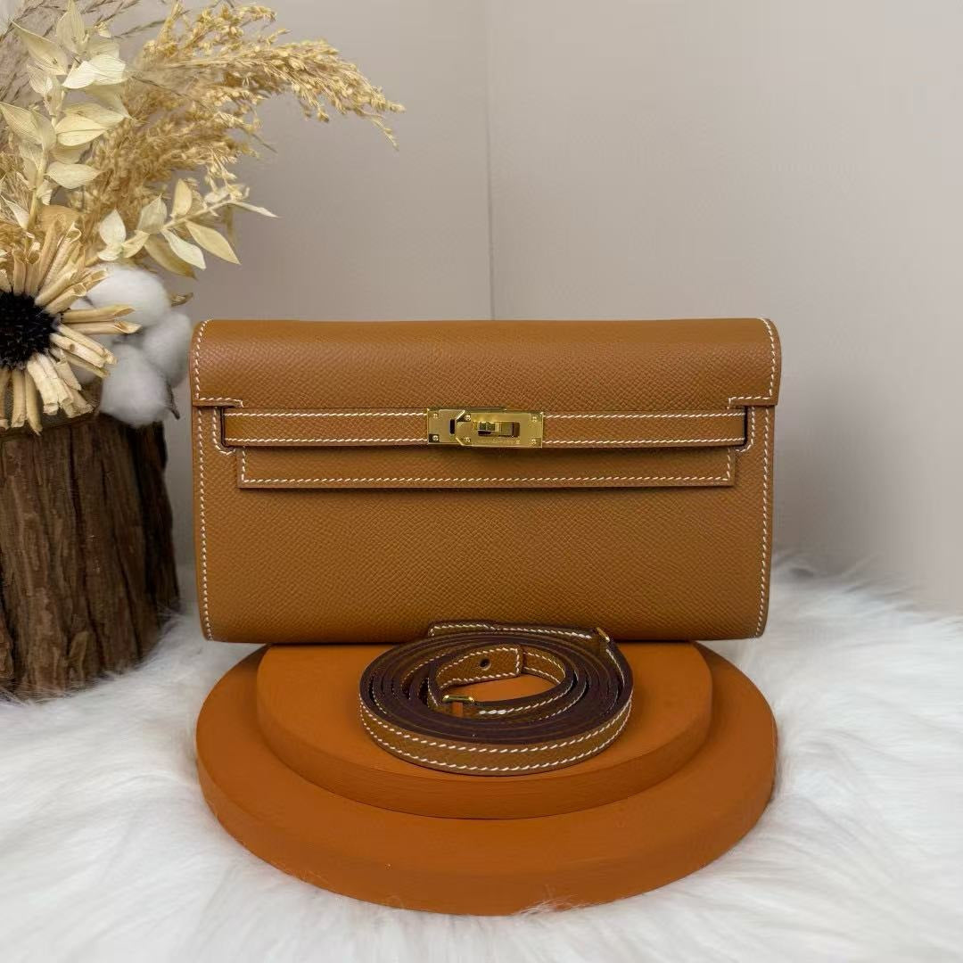 Hermes Kelly Classique to Go Wallet 20 in Brown Calfskin Gold Hardware