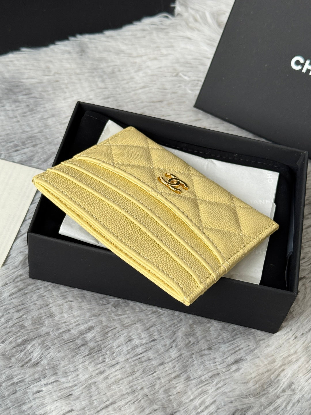 Chanel 25S Card Holder 11 in Yellow Caviar Gold Hardware