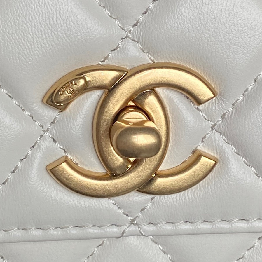 Chanel 25S Chain Wallet 19 in Ivory Lambskin Gold Hardware