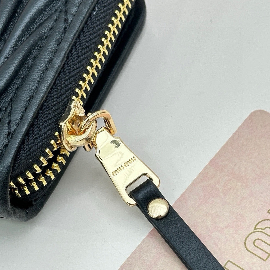 Small Matelassé Wallet 10 in Black Leather