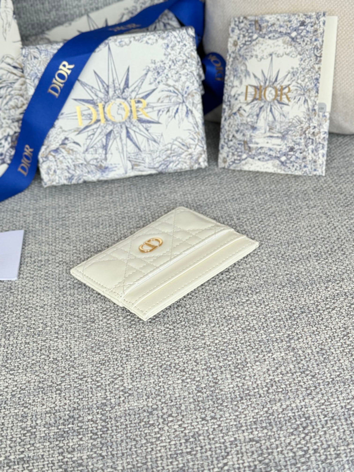 Dior Caro Freesia Card Holder 10 in White Cannage Calfskin