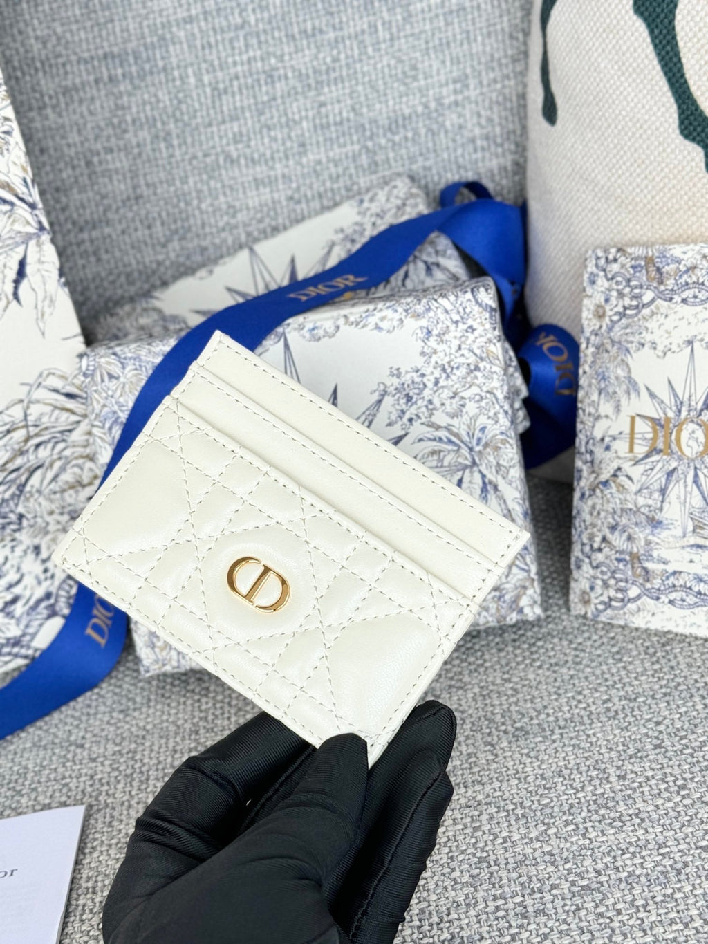 Dior Caro Freesia Card Holder 10 in White Cannage Calfskin