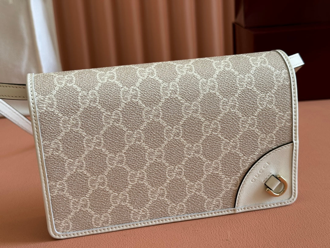 Gucci Emblem Wallet Monogram 20 in Beige and White Smooth Calfskin