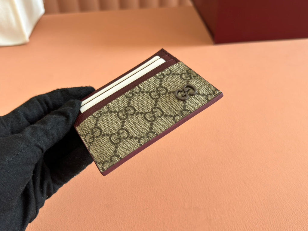 Gucci Card Case 10 in Beige and Red Calfskin