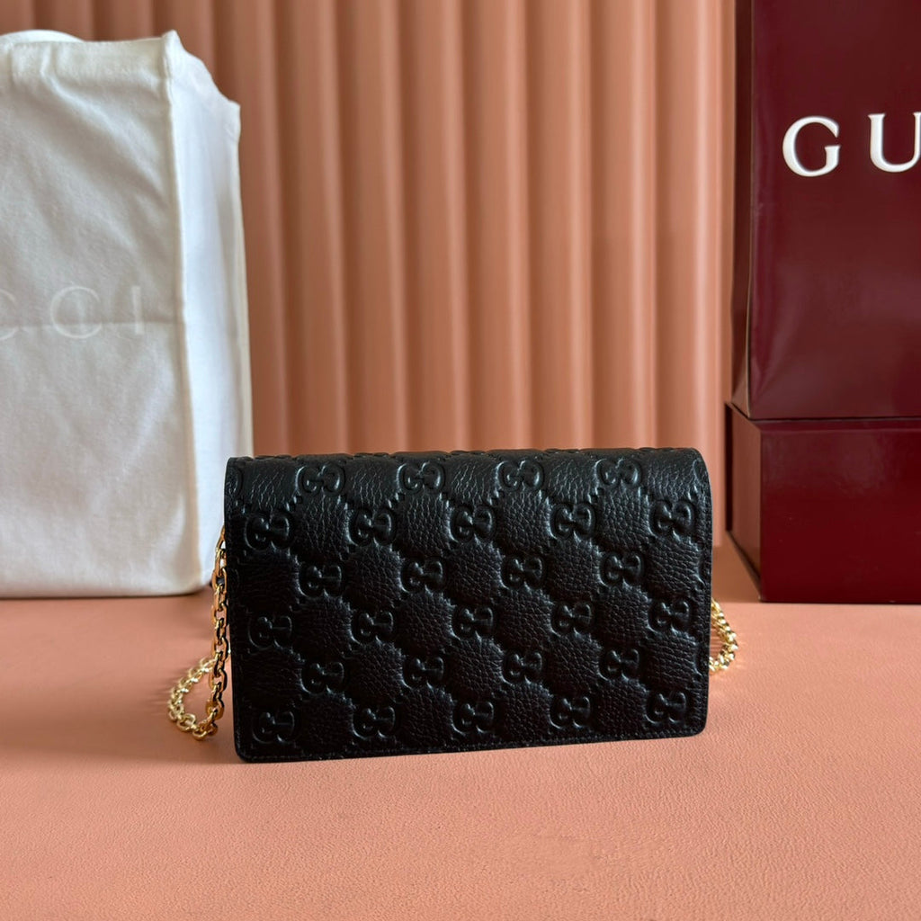 Gucci Emblem Wallet On Chain 20 in Black Smooth Calfskin