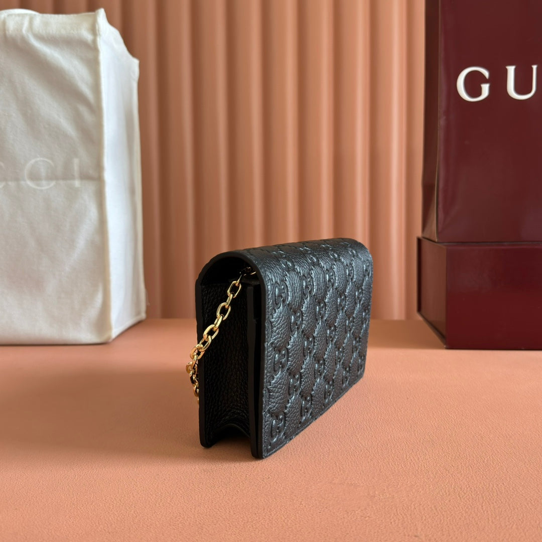 Gucci Emblem Wallet On Chain 20 in Black Smooth Calfskin
