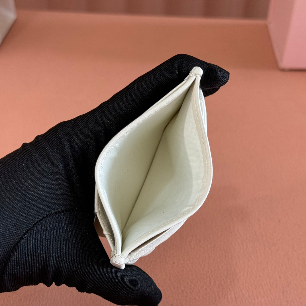 Matelassé Nappa Leather Card Holder White