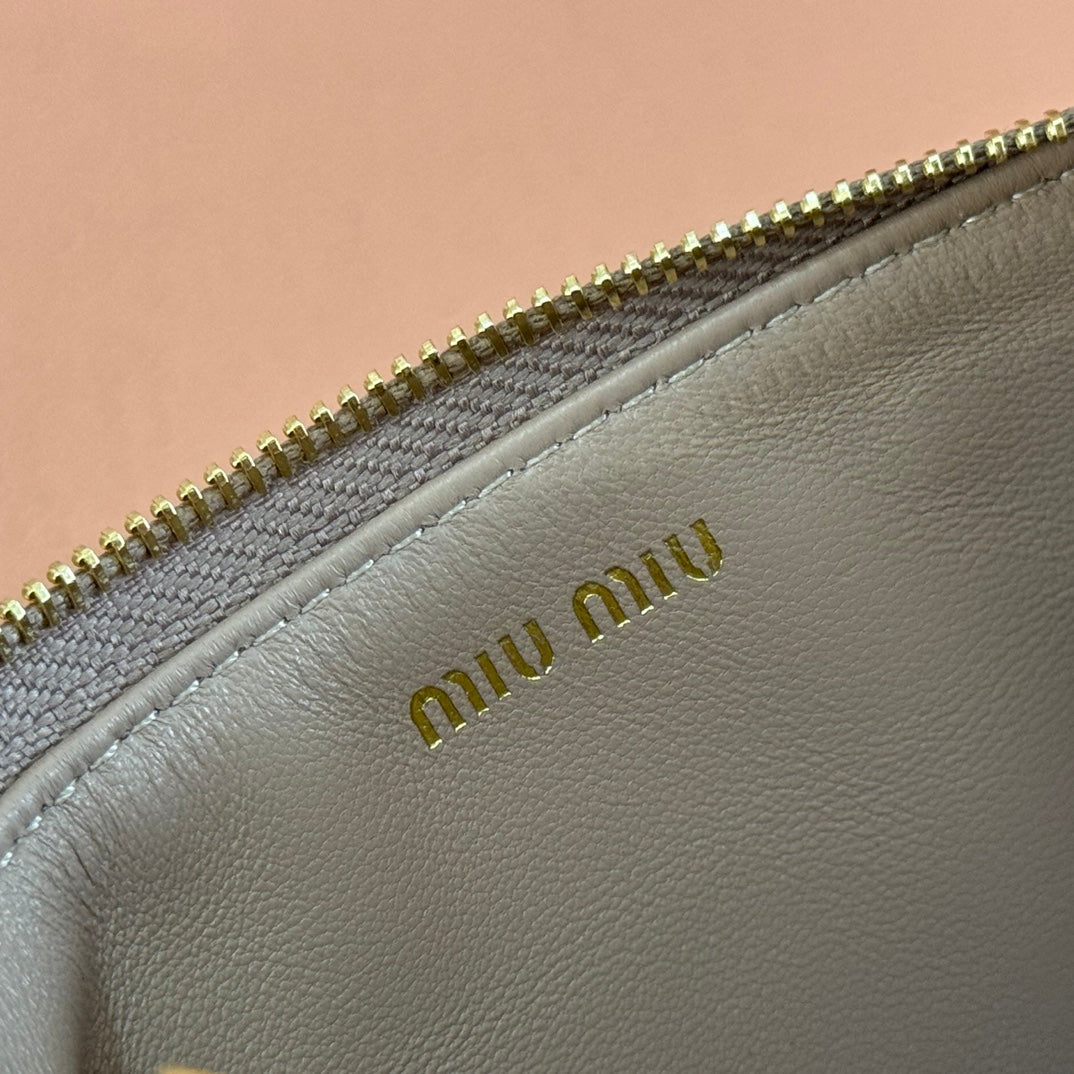 Matelassé Leather Envelope Wallet Taupe Gray