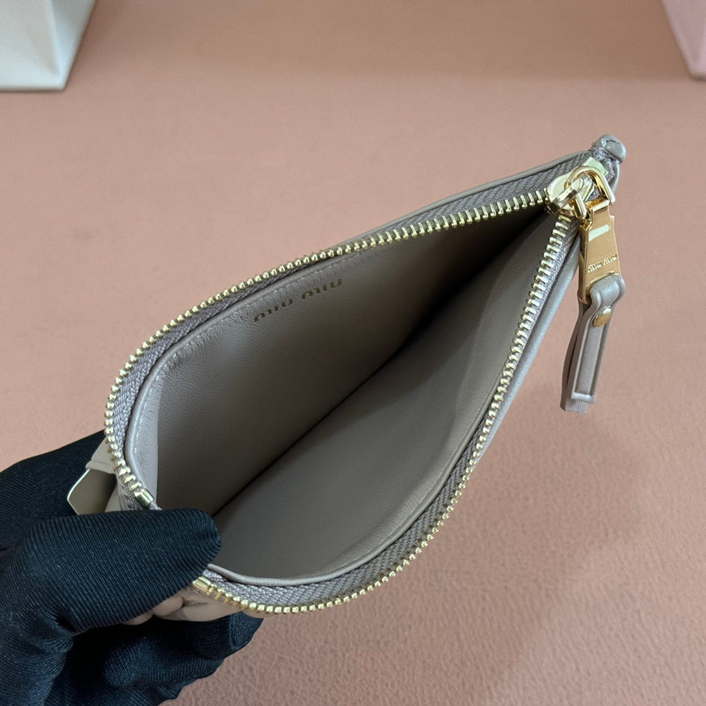 Matelassé Leather Envelope Wallet Taupe Gray