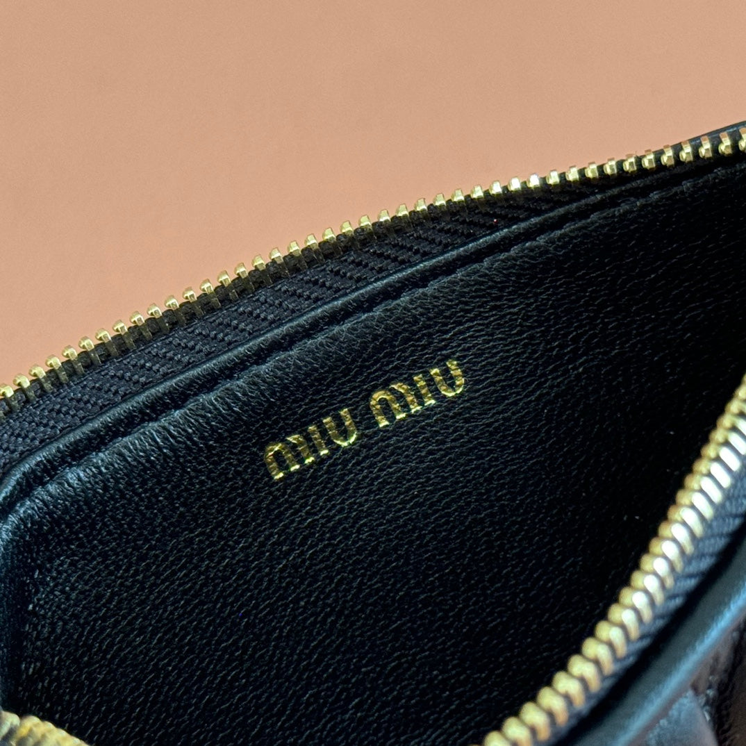 Matelassé Leather Envelope Wallet Black