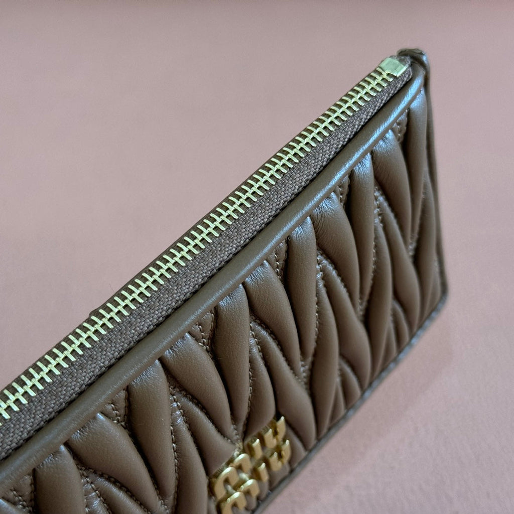 Matelassé Leather Envelope Wallet Caramel