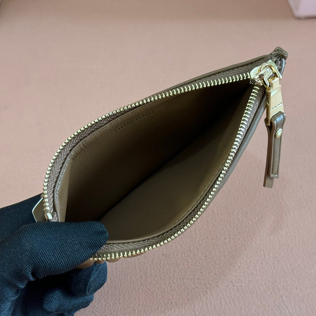 Matelassé Leather Envelope Wallet Caramel