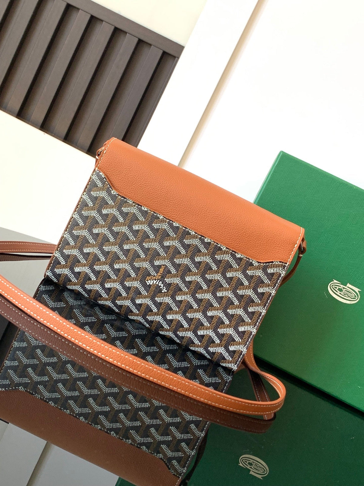 Goyard Chypre Wallet-Pouch 21 in Black Goyardine Canvas and Tan Calfskin