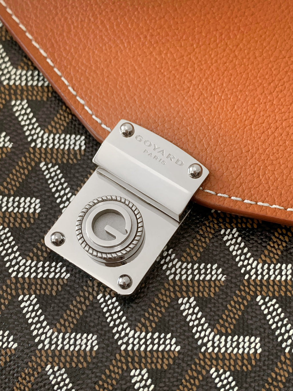 Goyard Chypre Wallet-Pouch 21 in Black Goyardine Canvas and Tan Calfskin