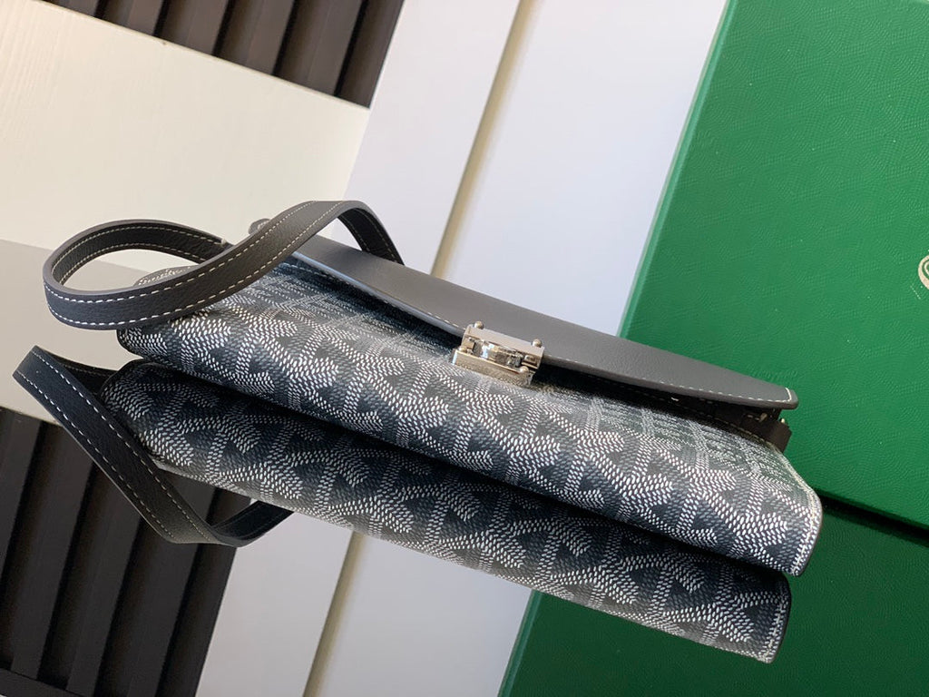 Goyard Chypre Wallet-Pouch 21 in Gray Goyardine Canvas and Calfskin