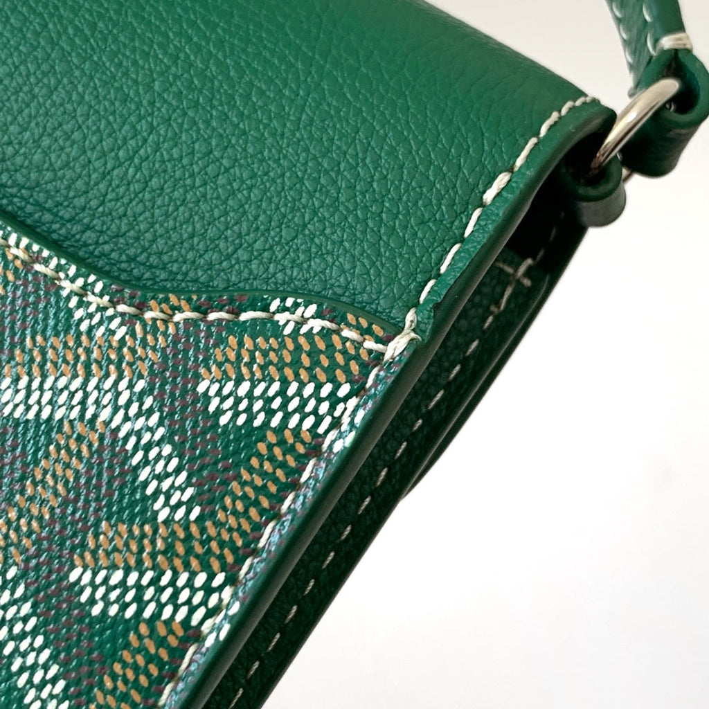 Goyard Chypre Wallet-Pouch 21 in Green Goyardine Canvas and Calfskin