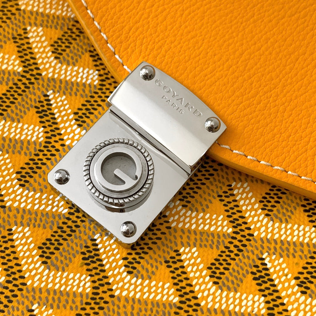 Goyard Chypre Wallet-Pouch 21 in Yellow Goyardine Canvas and Calfskin