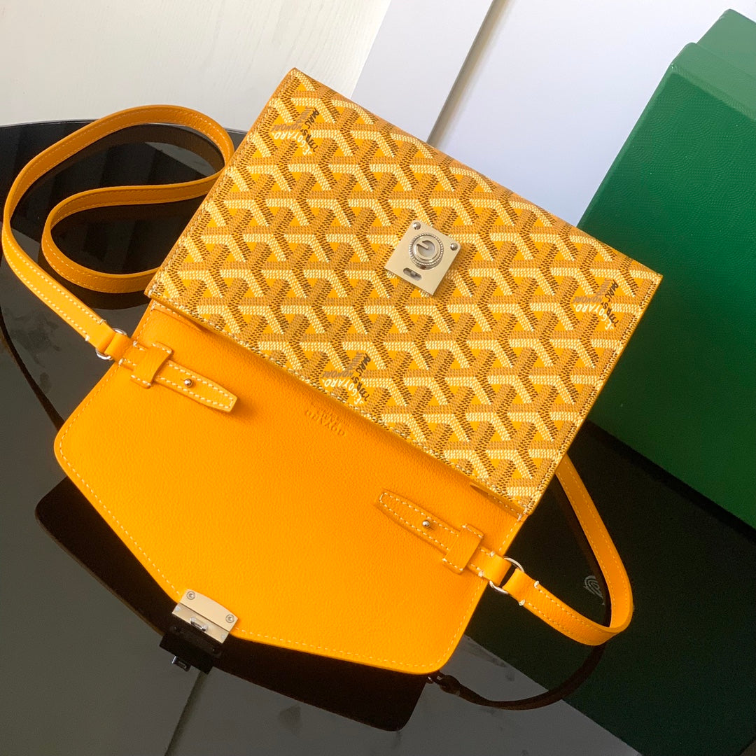 Goyard Chypre Wallet-Pouch 21 in Yellow Goyardine Canvas and Calfskin