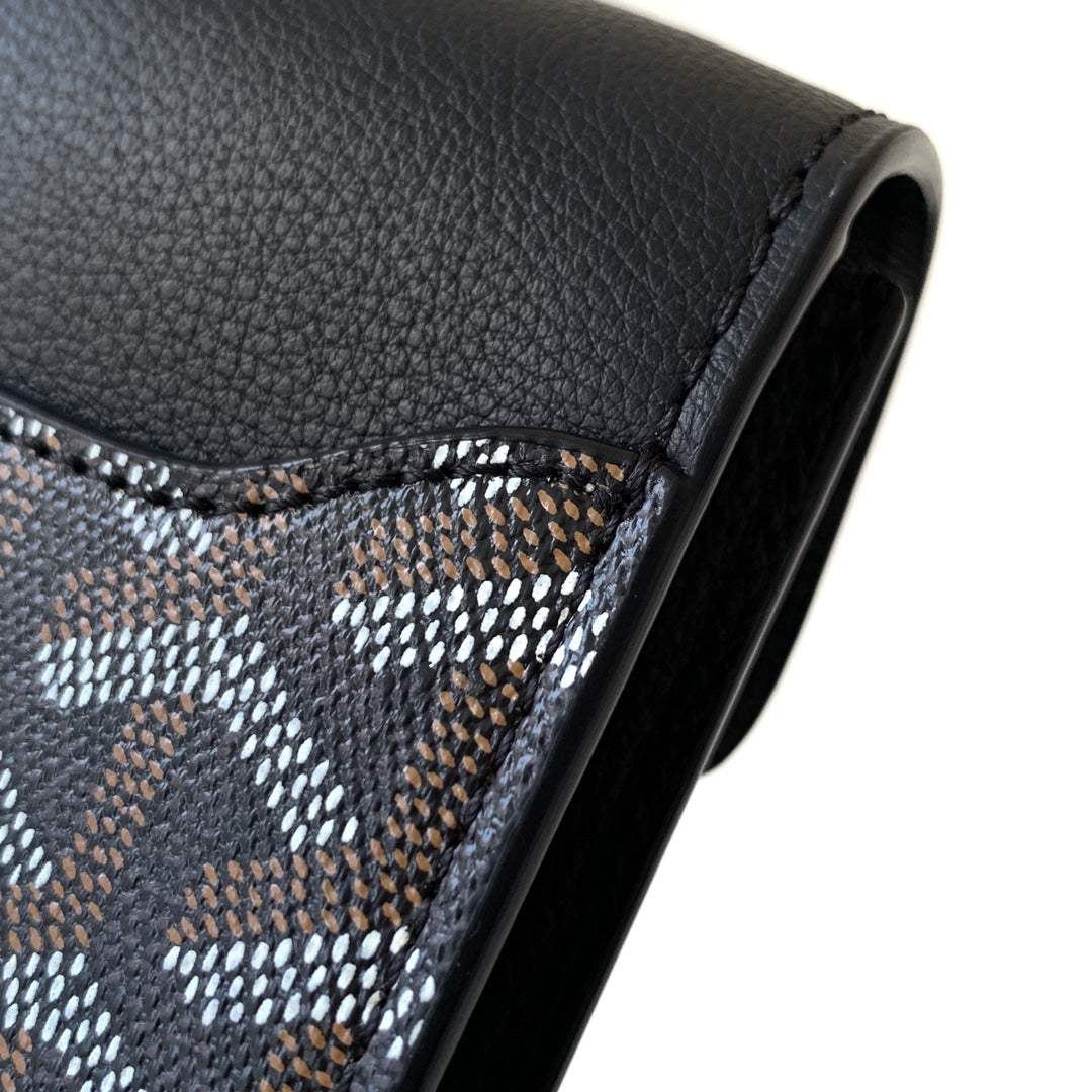 Goyard Chypre Wallet-Pouch 21 in Black Goyardine Canvas and Calfskin