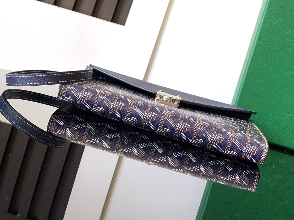 Goyard Chypre Wallet-Pouch 21 in Navy Blue Goyardine Canvas and Calfskin